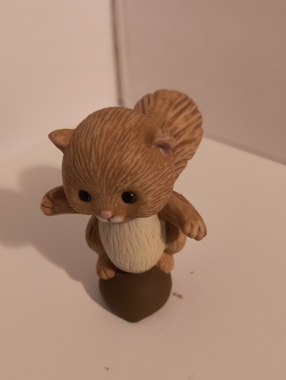Avon Tan Best Buddies Squirrel Porcelain Figurine In Box Vintage 2inch B10